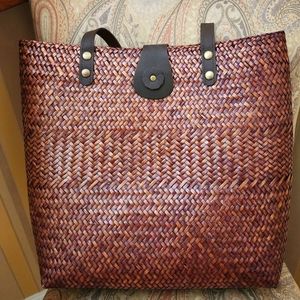 Straw tote bag handmade in Thailand